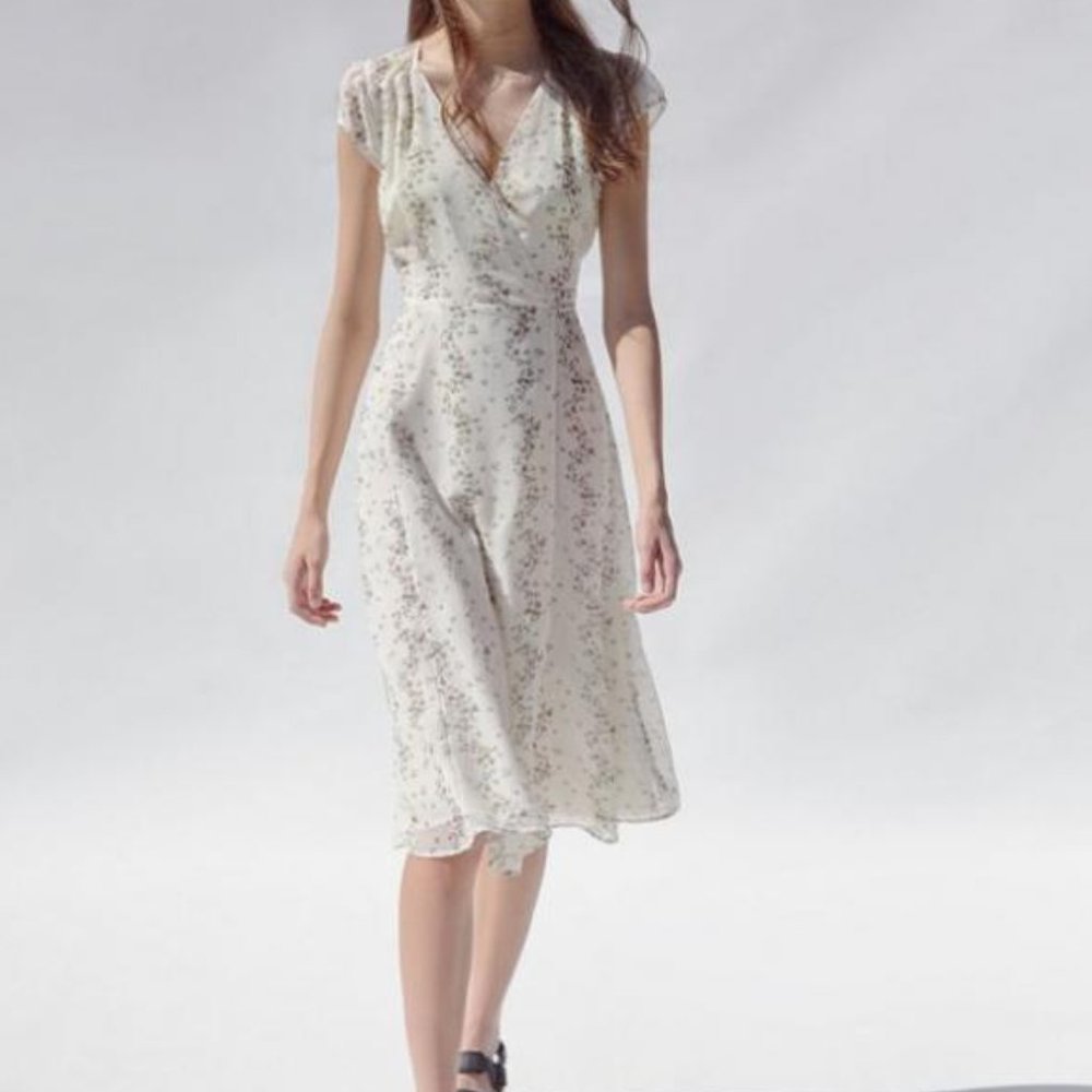 Urban Outfitters Jessica Cap Sleeve White Floral Dress Size M